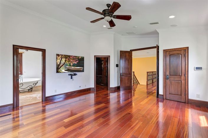 Image No.38-5 Bed Property for sale