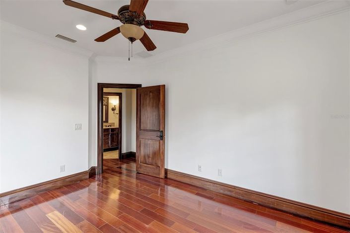 Image No.46-5 Bed Property for sale