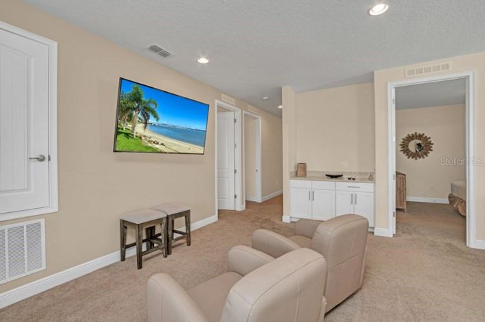 Image No.23-8 Bed Property for sale