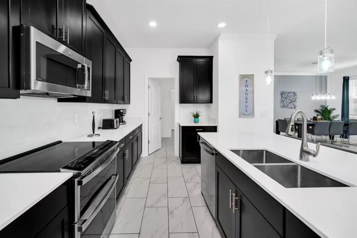 Image No.24-5 Bed Property for sale