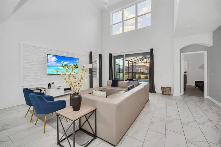 Image No.27-5 Bed Property for sale