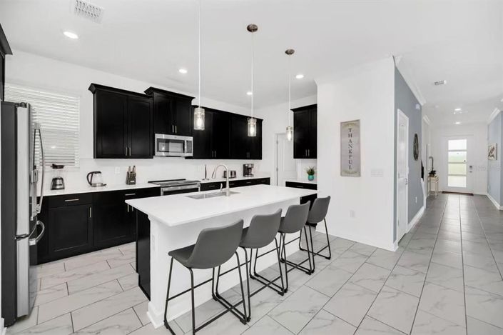 Image No.3-5 Bed Property for sale