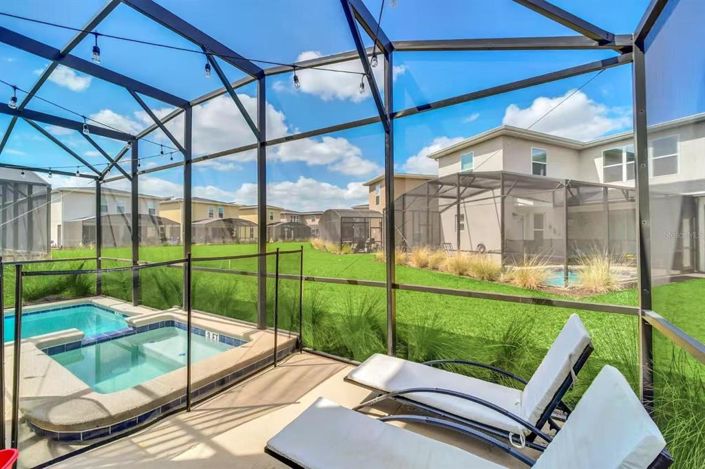 Image No.60-5 Bed Property for sale