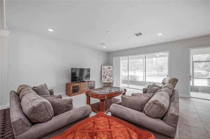 Image No.10-3 Bed Townhouse for sale