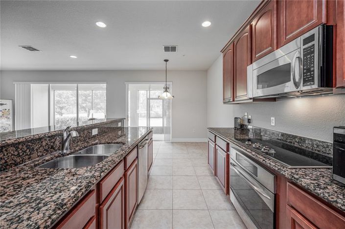 Image No.17-3 Bed Townhouse for sale