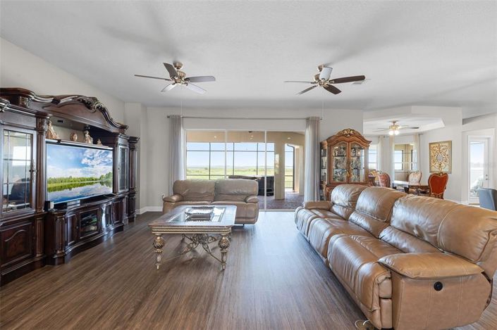 Image No.13-5 Bed Property for sale