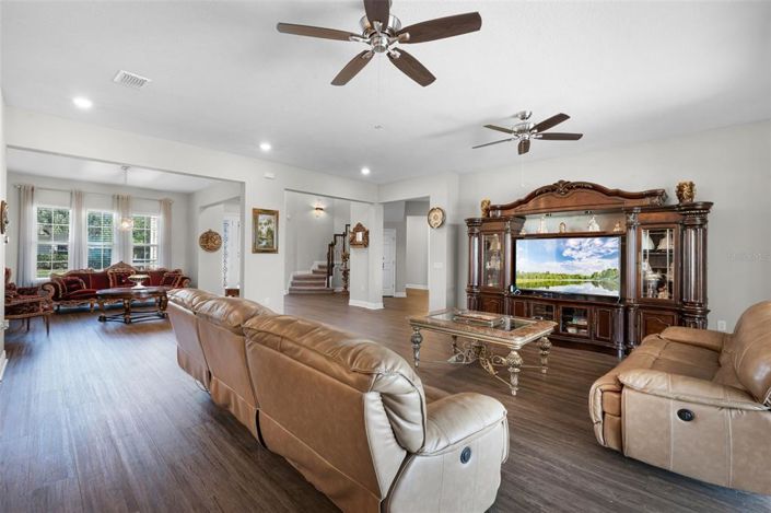 Image No.15-5 Bed Property for sale