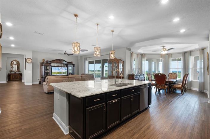 Image No.17-5 Bed Property for sale