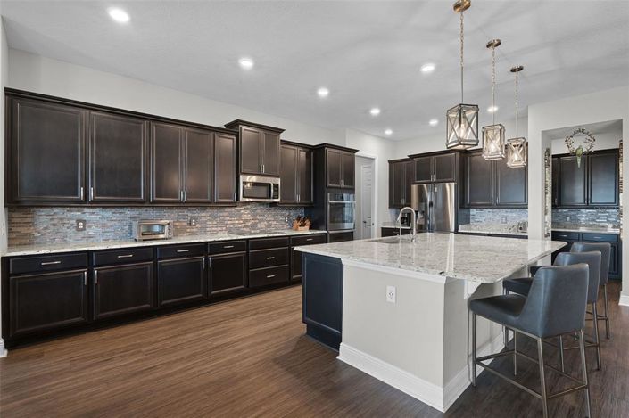 Image No.20-5 Bed Property for sale