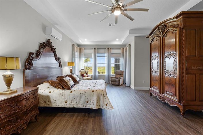 Image No.24-5 Bed Property for sale