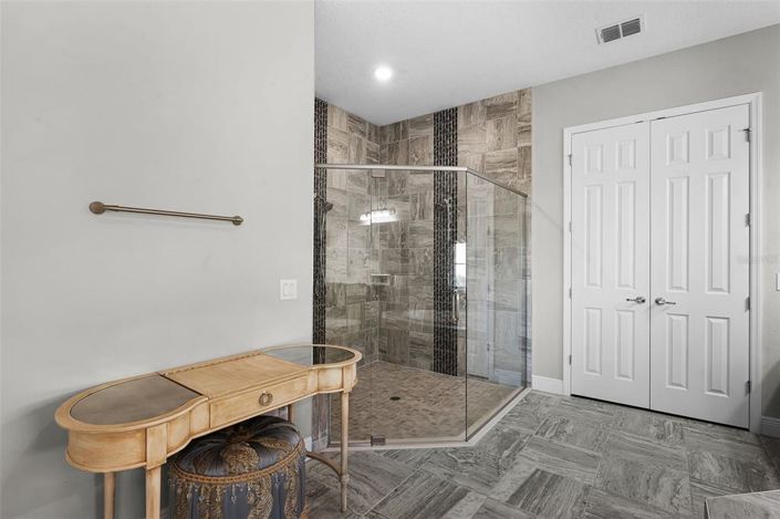 Image No.29-5 Bed Property for sale