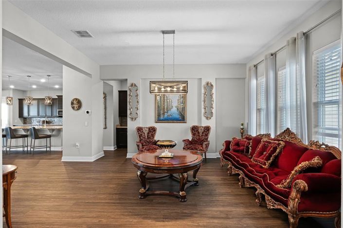 Image No.8-5 Bed Property for sale