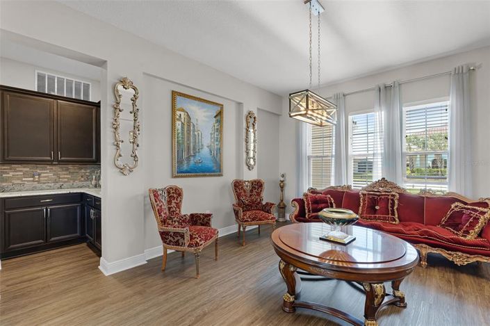 Image No.9-5 Bed Property for sale