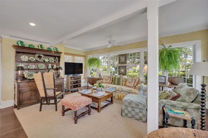 Image No.13-6 Bed Property for sale