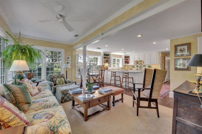 Image No.15-6 Bed Property for sale