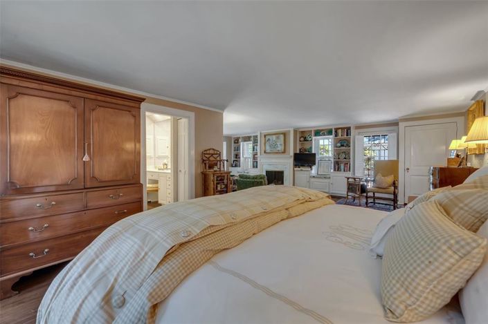 Image No.22-6 Bed Property for sale