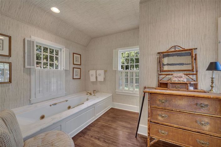 Image No.26-6 Bed Property for sale