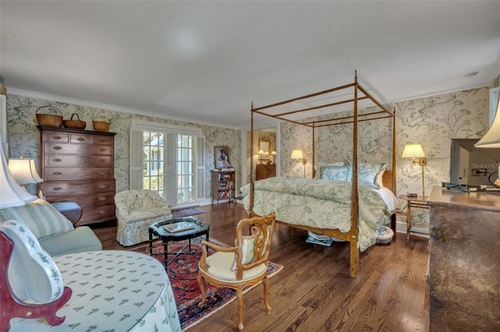 Image No.28-6 Bed Property for sale