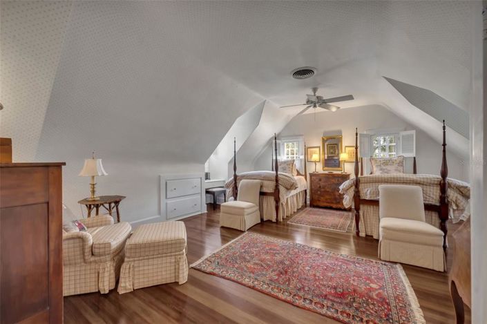 Image No.31-6 Bed Property for sale