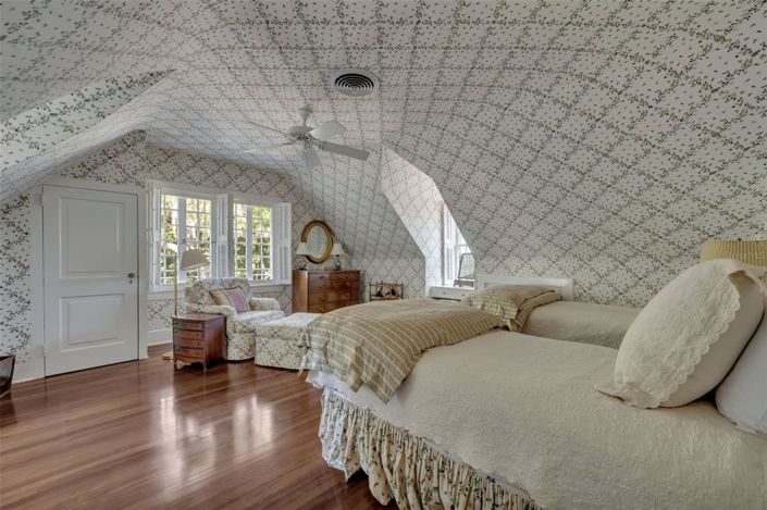 Image No.32-6 Bed Property for sale