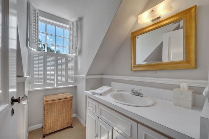 Image No.38-6 Bed Property for sale