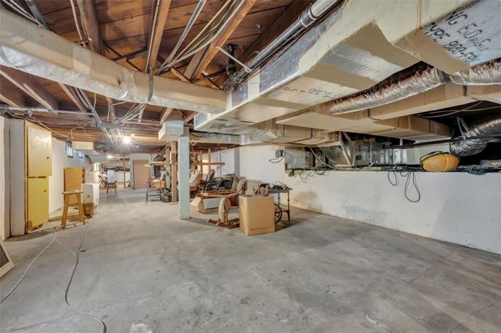 Image No.39-6 Bed Property for sale