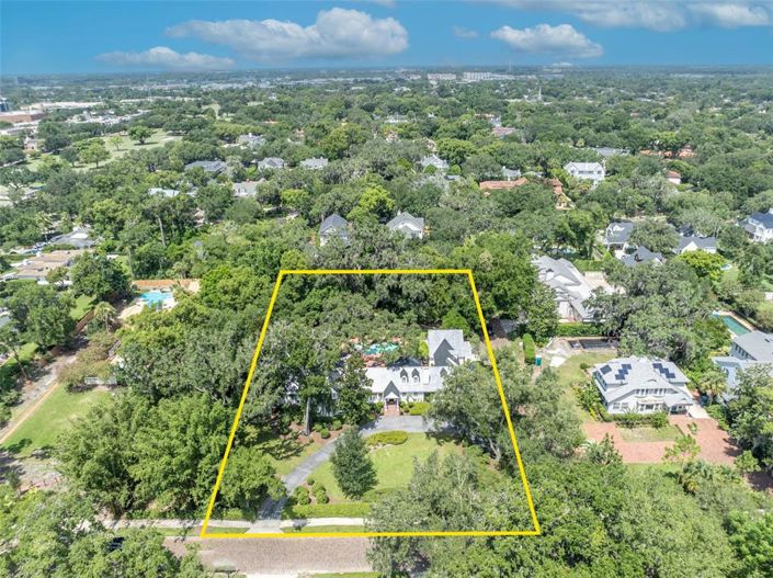 Image No.50-6 Bed Property for sale