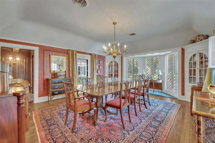 Image No.9-6 Bed Property for sale