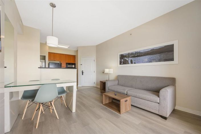 Image No.10-2 Bed Property for sale