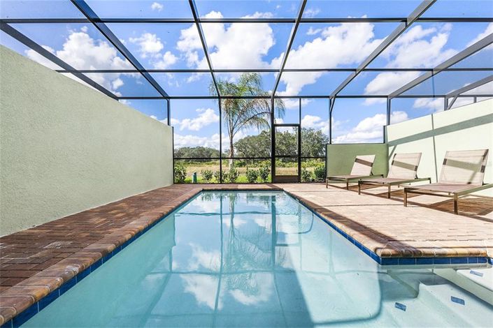 Image No.21-5 Bed Townhouse for sale