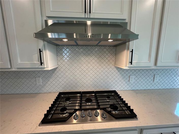 Image No.11-5 Bed Property for sale