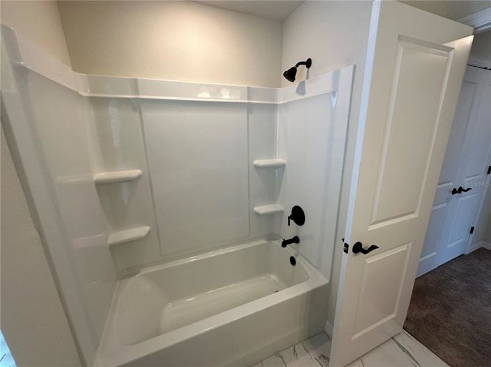 Image No.38-5 Bed Property for sale