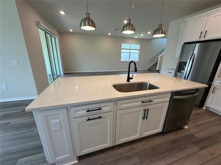 Image No.8-5 Bed Property for sale