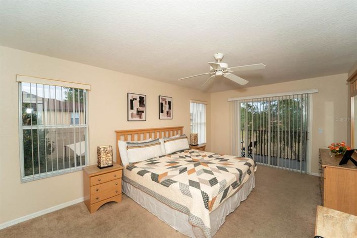 Image No.18-4 Bed Townhouse for sale