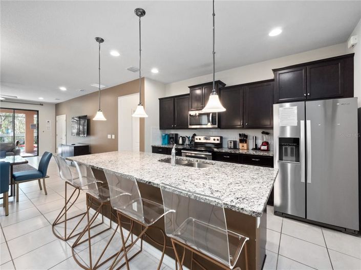 Image No.10-6 Bed Property for sale