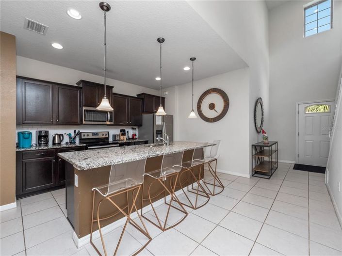 Image No.11-6 Bed Property for sale