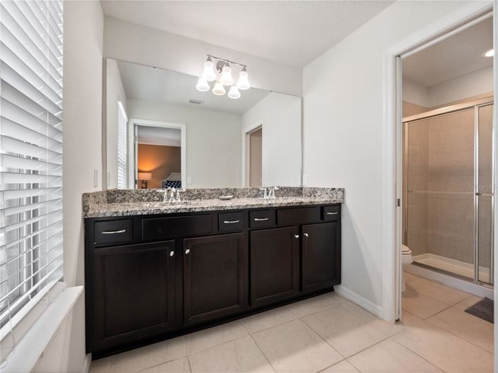 Image No.16-6 Bed Property for sale