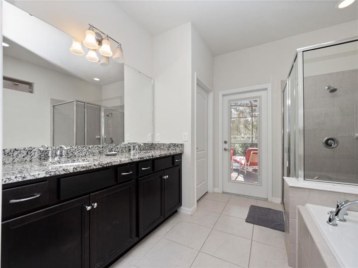 Image No.23-6 Bed Property for sale