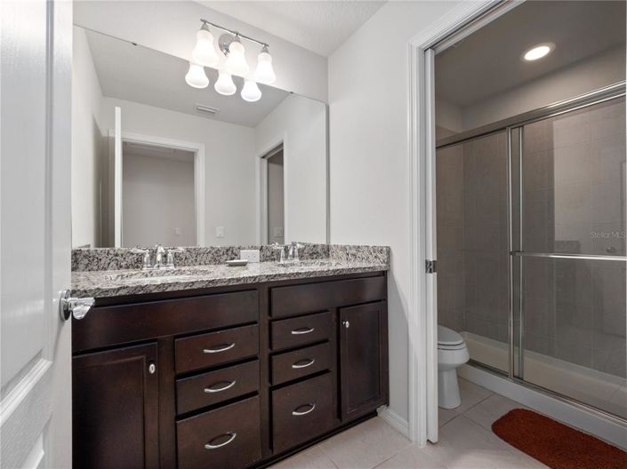 Image No.26-6 Bed Property for sale