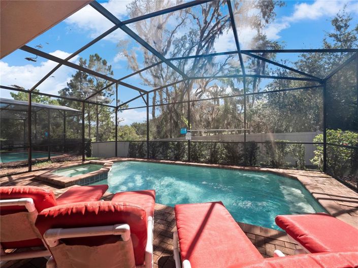 Image No.30-6 Bed Property for sale