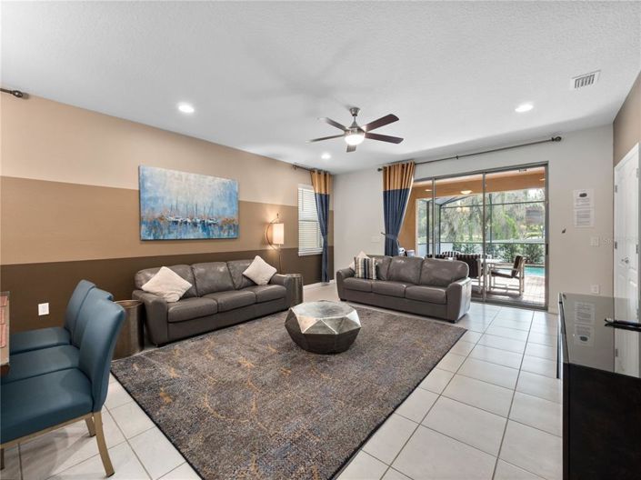 Image No.5-6 Bed Property for sale