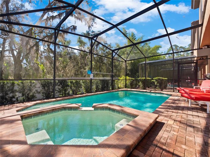 Image No.6-6 Bed Property for sale