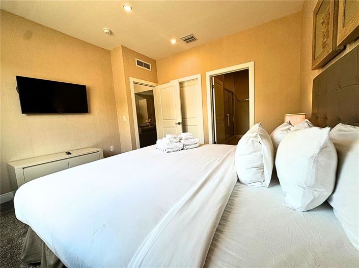 Image No.20-4 Bed Townhouse for sale