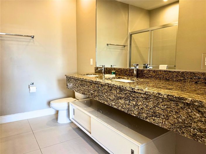 Image No.21-4 Bed Townhouse for sale