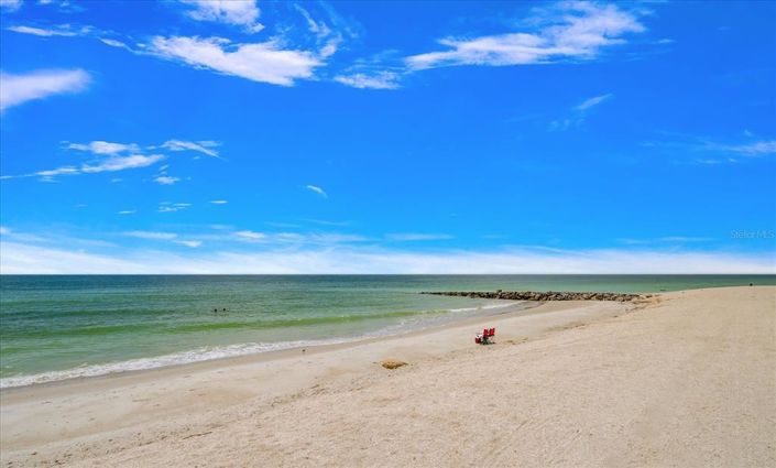 Image No.12-3 Bed Property for sale