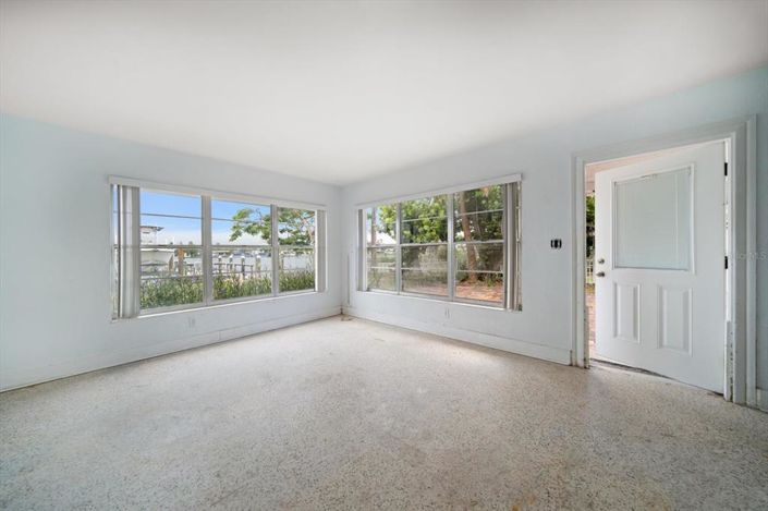 Image No.30-3 Bed Property for sale