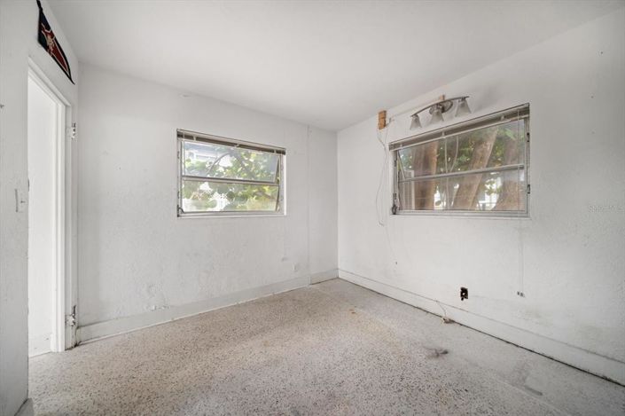 Image No.32-3 Bed Property for sale