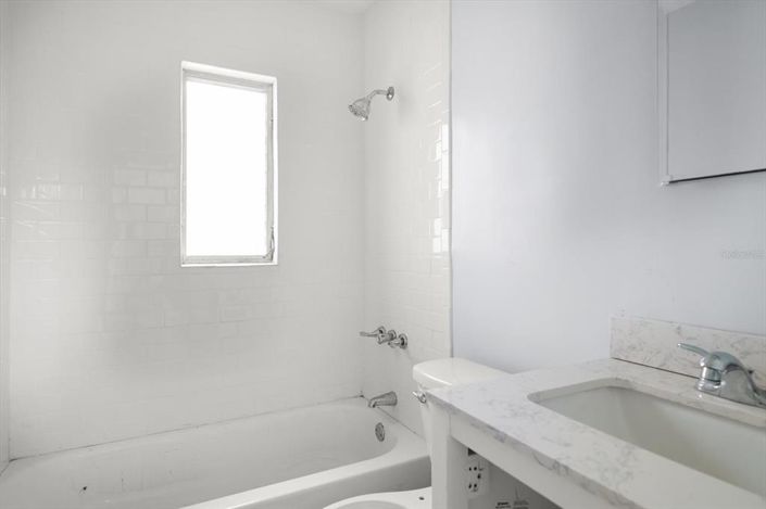 Image No.33-3 Bed Property for sale