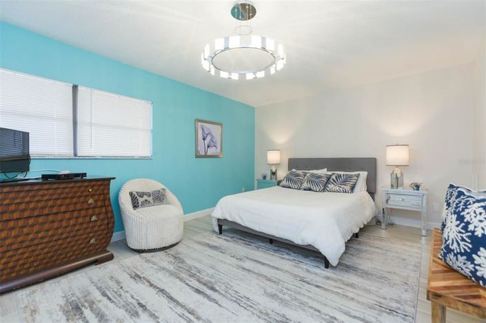 Image No.17-3 Bed Property for sale