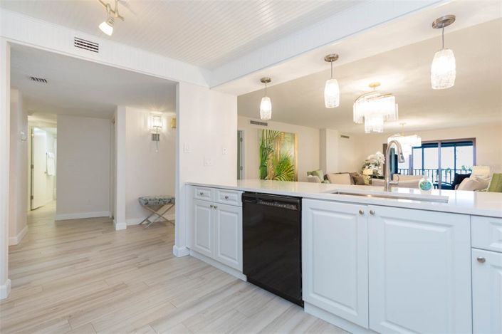 Image No.8-3 Bed Property for sale